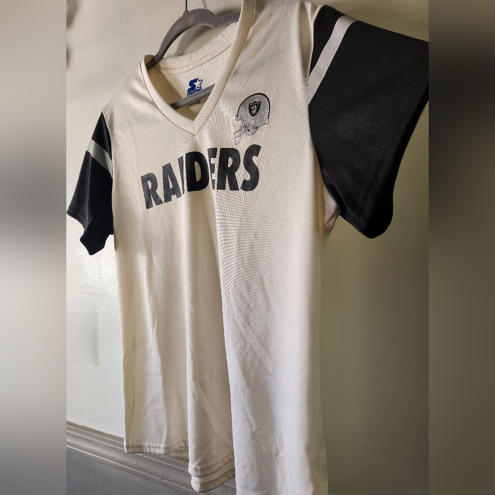 Women's Las Vegas Raiders STARTER Cream and Black V-Neck T-Shirt - Picture 4 of 6